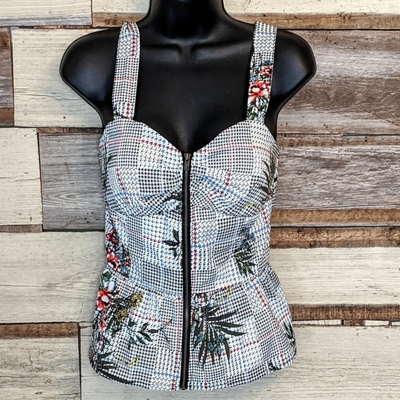 Liberty Love Tops - Super Cute Zipper Front Pinup Top sz M Liberty Love Tops - Super Cute Zipper Front Pinup Top sz M
